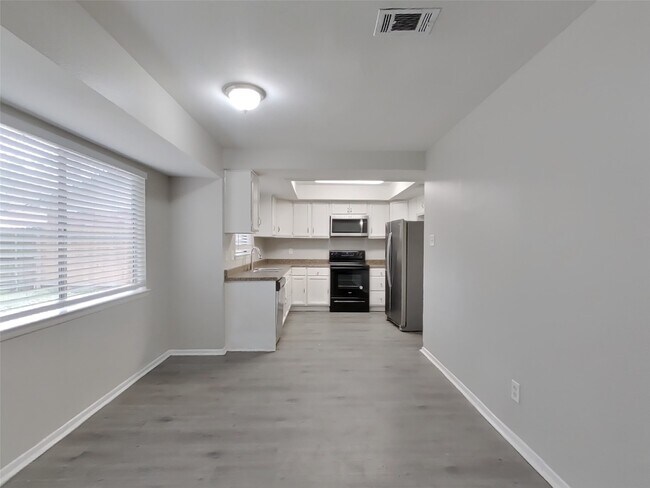 Foto del edificio - 11519 Perry Rd