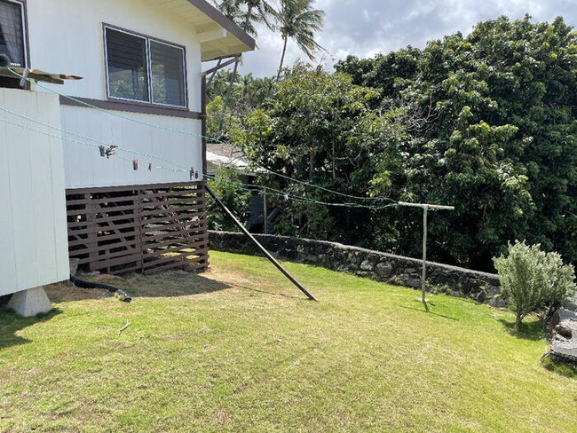 Building Photo - 1647-B Alewa Drive Honolulu, HI 96817