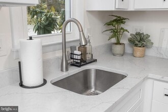 Building Photo - 295 Lander Dr