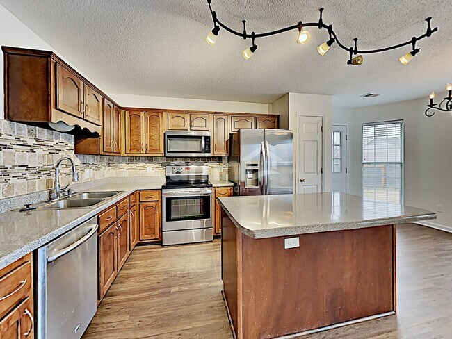 Building Photo - 4082 Colton Dr