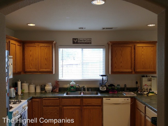 Foto del edificio - 2095 Deer Creek Rd