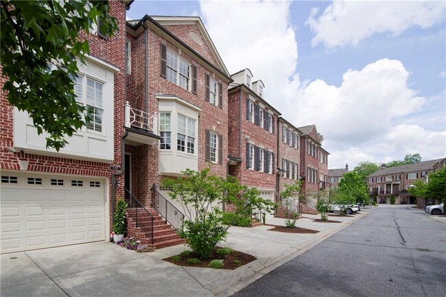 Foto del edificio - 145 Rose Garden Ln