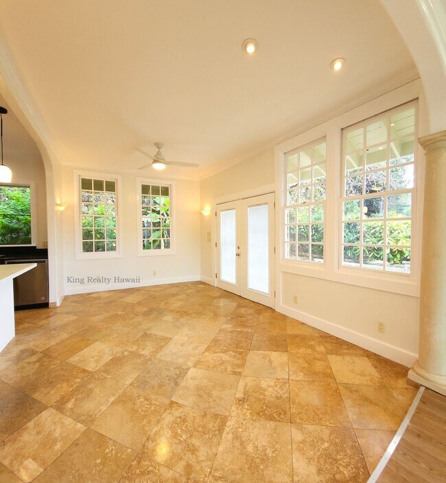 Building Photo - 99-411-411 Fernridge Pl