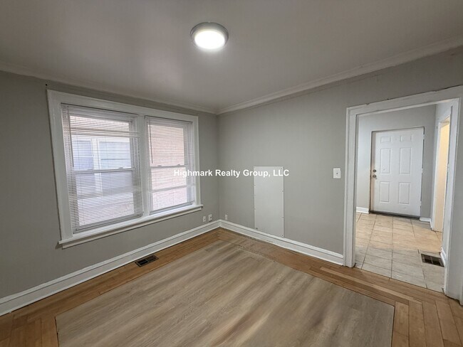 Foto del edificio - 6304 N Oakley Ave