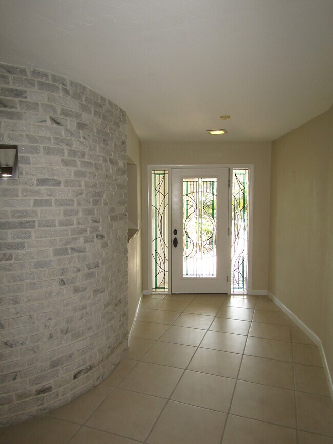 Building Photo - 468 Bellini Cir