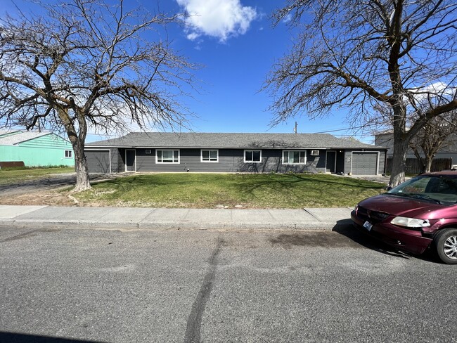 Building Photo - 1219 Arlington Dr