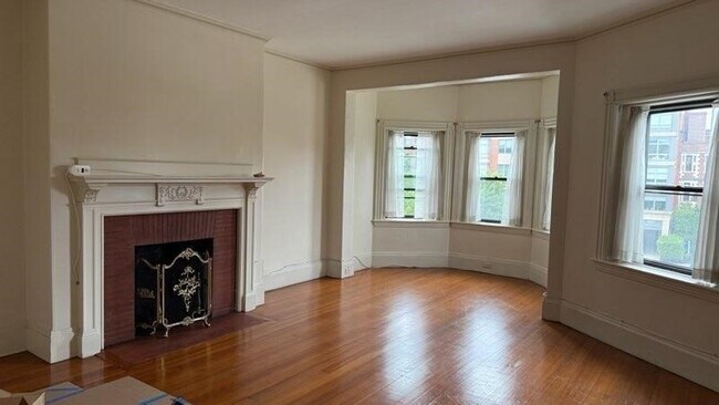 Foto del edificio - 899 Beacon St