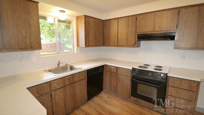 Building Photo - 3283 Addy St