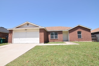 Building Photo - 1904 Liberty Hill Dr
