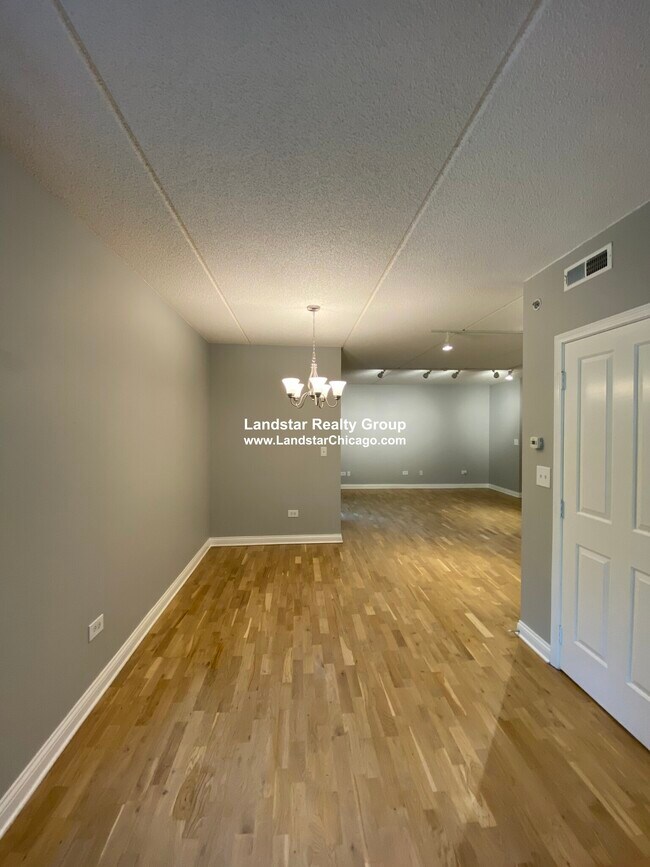 Building Photo - 3420 N Old Arlington Heights Rd