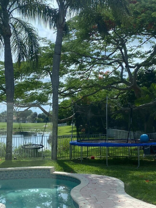 Building Photo - 1607 SW 157th Ave