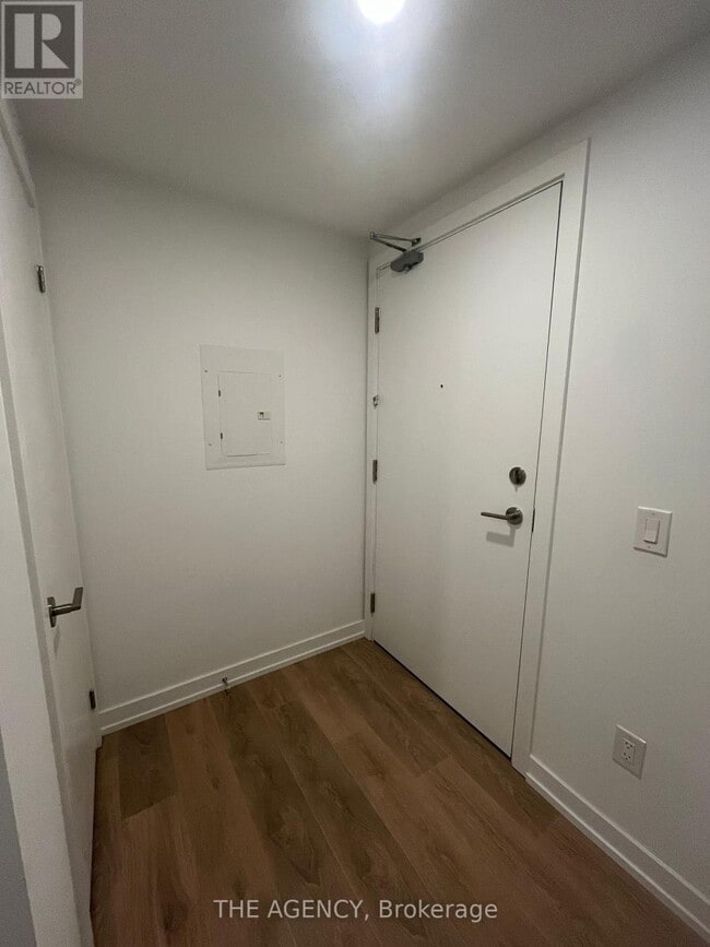 Building Photo - 1100 Sheppard Ave W