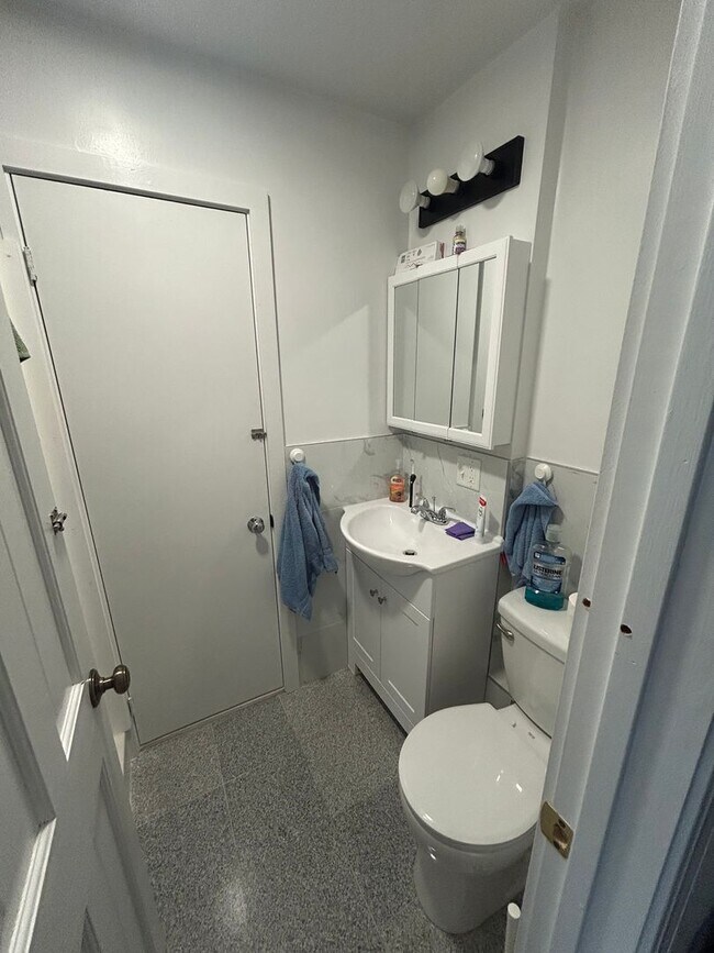 Foto del edificio - Fort Hill 3 Bed – 2 Bath – In-Unit Laundry – Renovated – No Fee