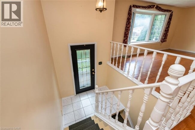 Building Photo - 44 Valleyview Dr