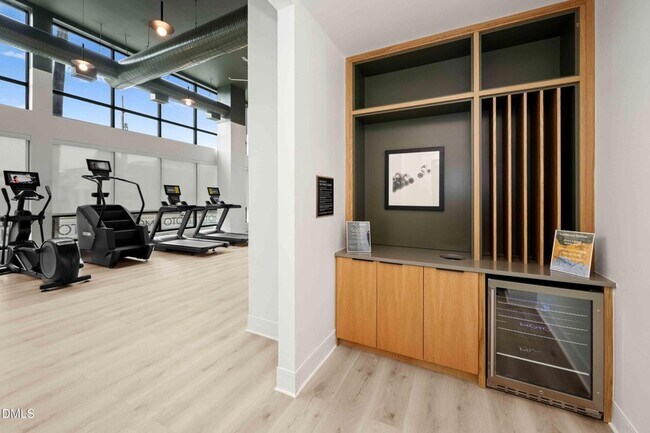 Foto del edificio - 222 N West St