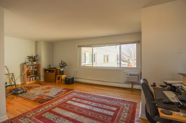 Foto del edificio - 6719 N Hermitage Ave