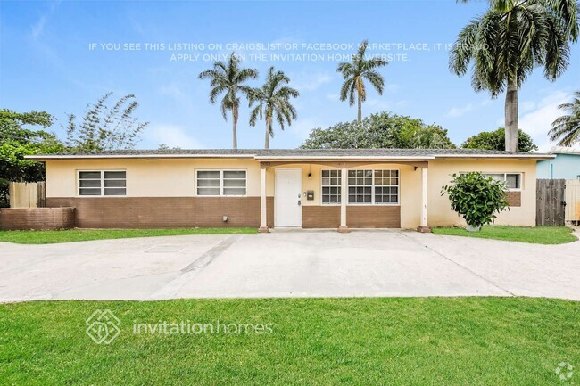 Building Photo - 2081 SW 27th Ave