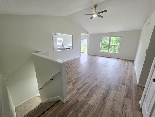 Foto del edificio - 1813 Rambling Rose Ln