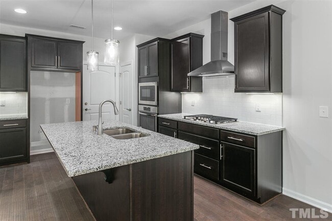 Building Photo - 2034 Chipley Dr