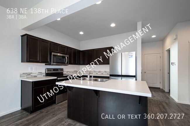 Photo - 638 NE 138th Pl House