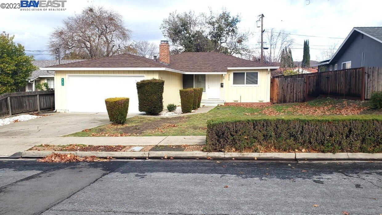 Primary Photo - 41672 Joyce Ave