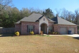 Building Photo - 515 Woodland Pkwy