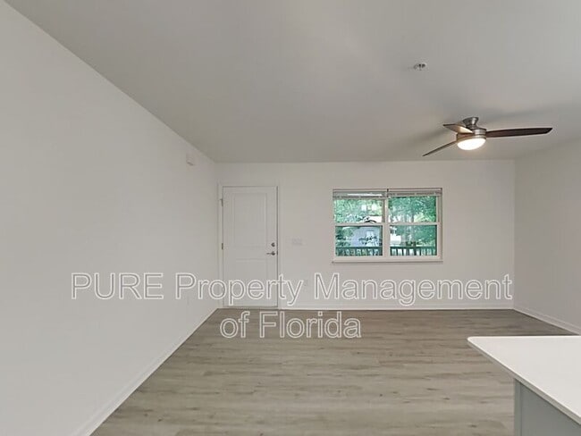 Building Photo - 318 NE 7 Ter