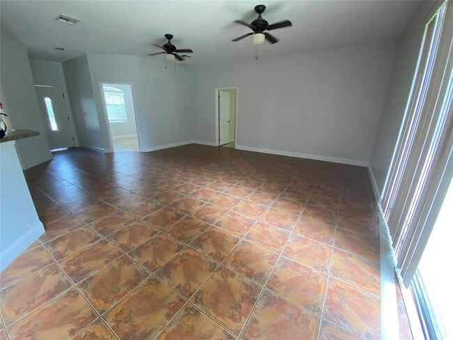 Building Photo - 1004 Pine Tree Dr