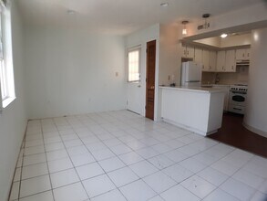Building Photo - 49 Cottage St