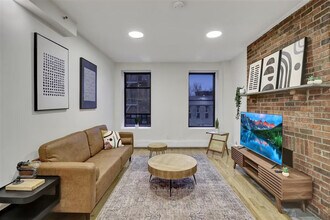 Building Photo - 179 E 102nd St