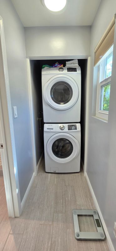 Building Photo - 3244 Hackett Ave