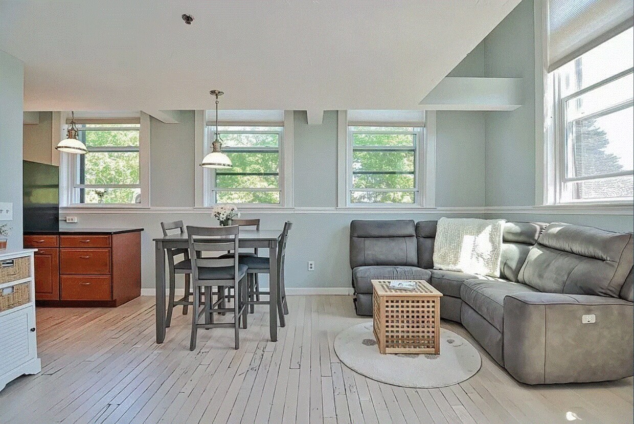 Foto principal - 280 Village St