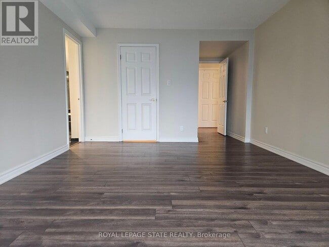 Photo du bâtiment - 67 Caroline St S