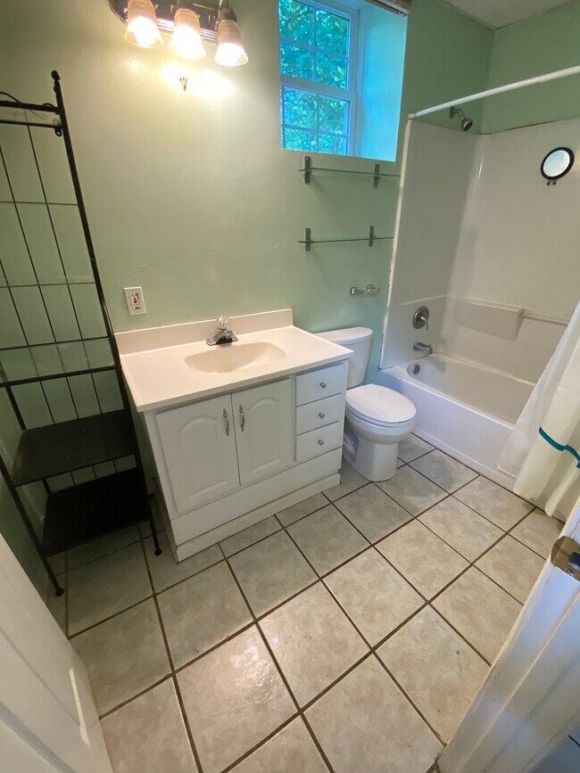 Foto del edificio - 2261 Capehart Cir NE