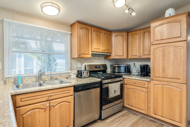 Building Photo - 5424 W Lazy Heart St