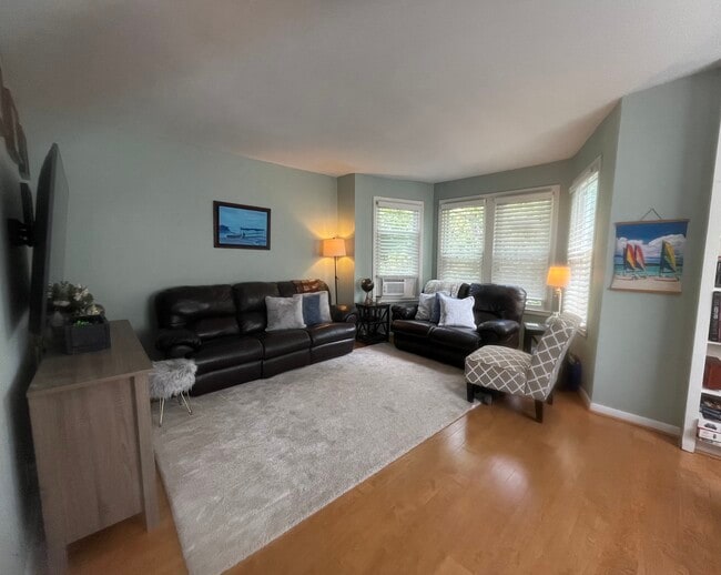 Living Room - 48 Dawn St