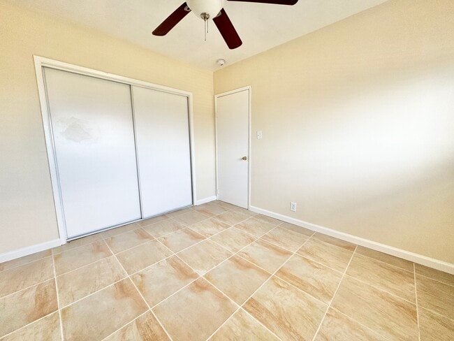 Foto del edificio - 10107 S Hoover St