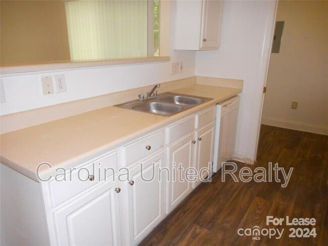 Building Photo - 2174 Sardony Ln