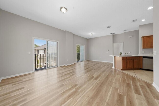 Foto del edificio - 6460 S Goldenrod Rd