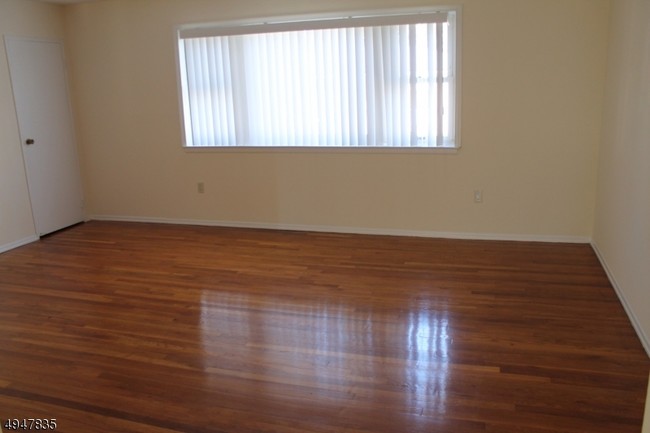 Foto del edificio - 172 Evergreen Rd