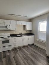 Building Photo - 1049 Dreher Ave