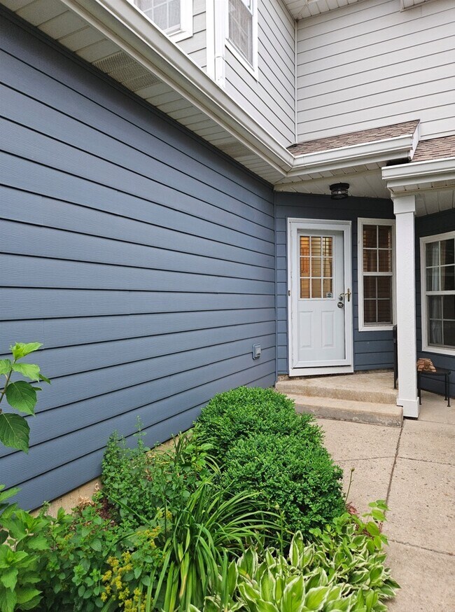 Foto del edificio - 519 Woodcrest Dr
