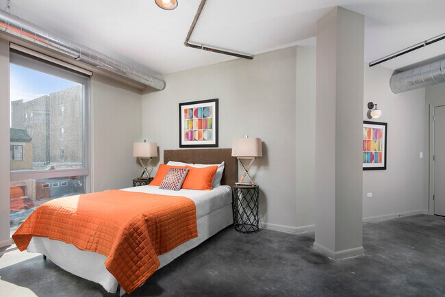 Foto del edificio - 1242 N Milwaukee Ave