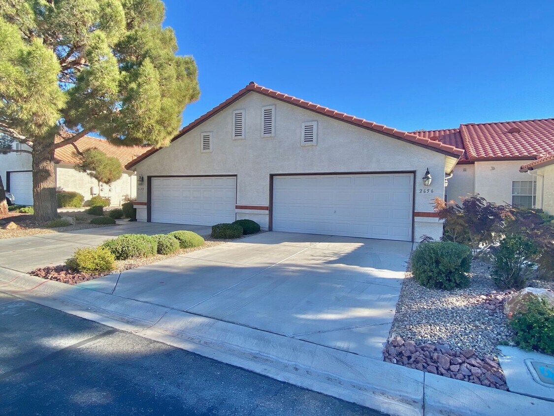 Primary Photo - CUTE ONE-STORY TOWNHOME! 2 BEDROOM 1 FULL ...