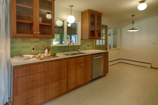 Foto del edificio - 540 N 83rd St