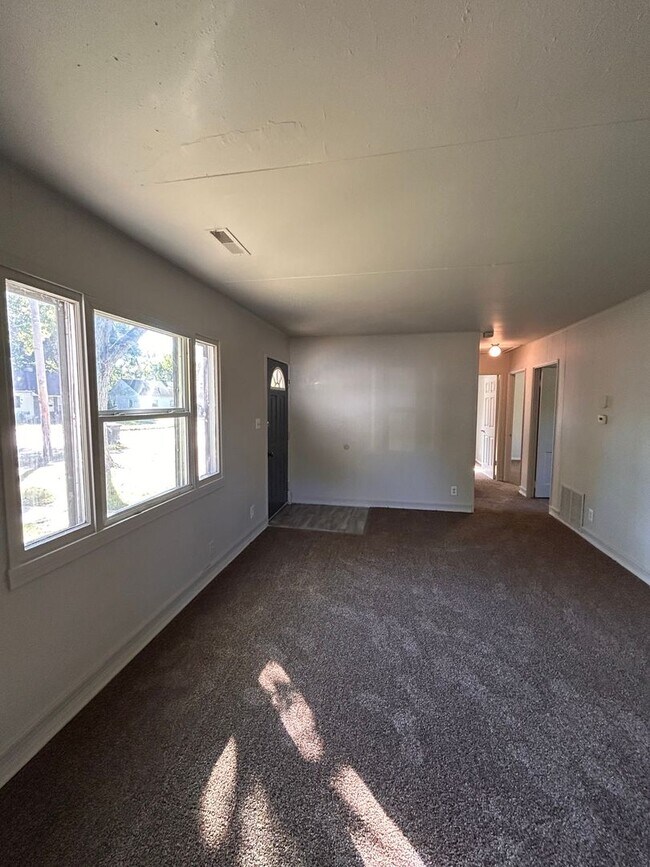 Foto del edificio - 5202 Bowser Ave