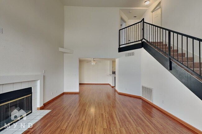 Foto del edificio - 8042 Laurena Ave