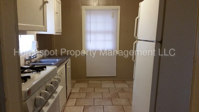 Foto del edificio - 215 W 5th St