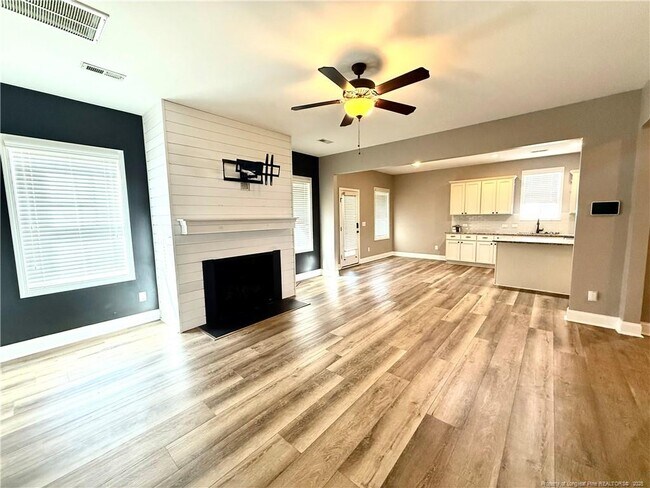 Building Photo - 220 Shepard Dr