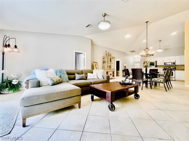 Building Photo - 4635 Palm Tree Blvd